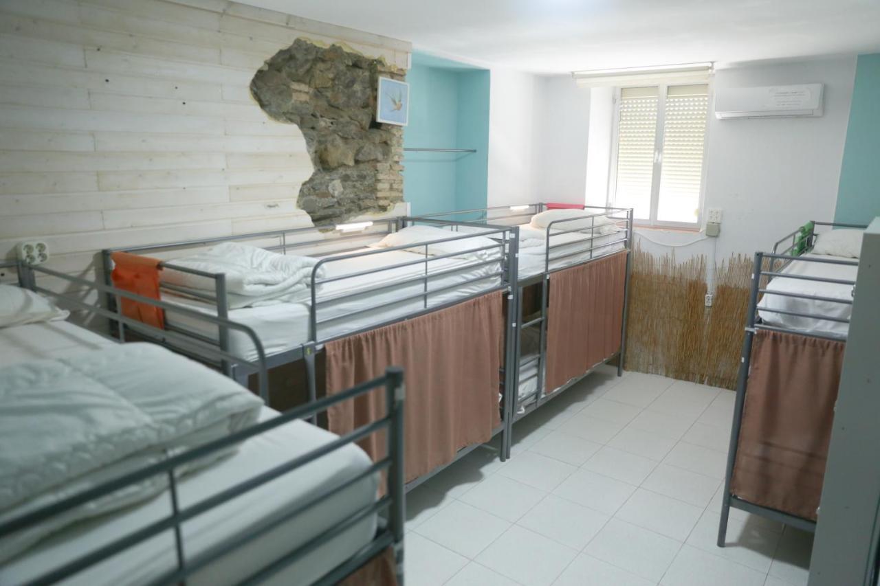 Bett im 8-Bett-Schlafsaal